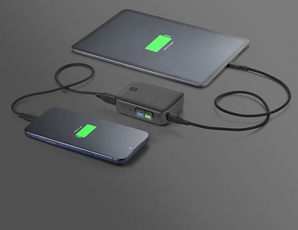 Cellularline PowerView IQ 45W 10000 mAh Powerbank (PBTFT10000K) — ürün görseli 4