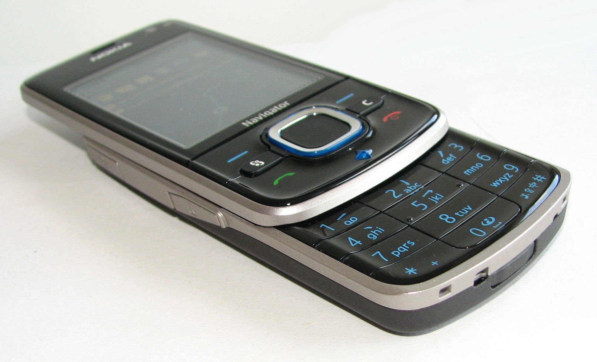 Nokia 6210 Navigator (2008) — ürün görseli 2