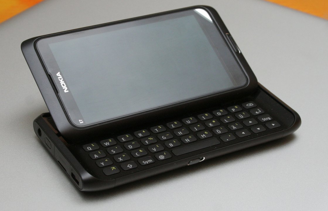 Nokia E7 (2010) — ürün görseli 5