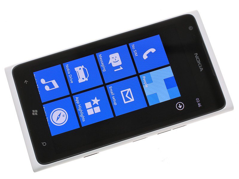 Nokia Lumia 900 (2012) — ürün görseli 4