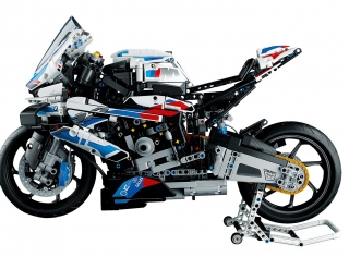 LEGO Technic 42130 BMW M 1000 RR — ürün görseli 3